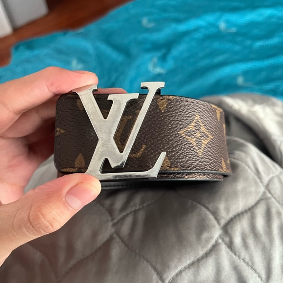 Authentic Louis Vuitton Men’s Belt size 31, LV BELT USED(FLAW POSTED ABOVE) - Picture 1 of 5